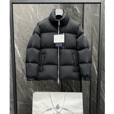 프라다 삼각로고 리나일론 다운 패딩