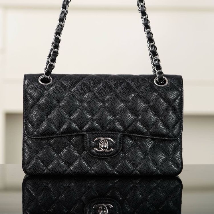 [정품최상급] 샤넬 클래식 플랩백 스몰 아웃스티치 23