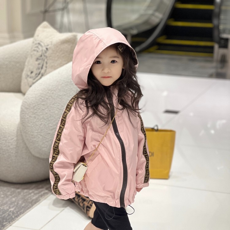 펜디 키즈 후드 양면 바람막이