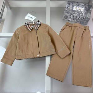 버버리 키즈 카라 자켓 밴딩 팬츠 셋업