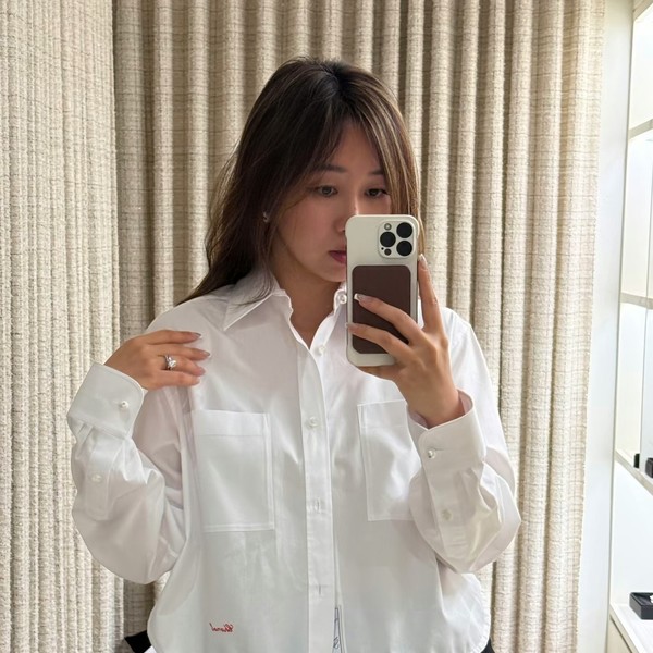 [고컬] 샤넬 로고 화이트 셔츠