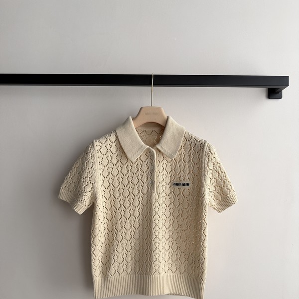 미우미우 카라 니트