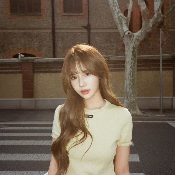 [고퀄]미우미우 반팔티 3컬러