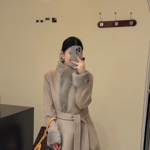 로로피아나 밍크 카라 롱 코트