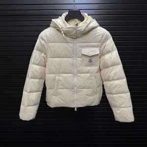 몽클레르 MONCLER 동안 효과의 숏 아이스크림 크림 컬러 후드 여성 패딩 점퍼