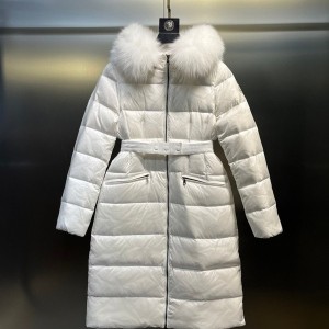 몽클레르 MONCLER 허리 라인을 잡아주는 세련된 후드 퍼 카라 롱 여성용 패딩 재킷
