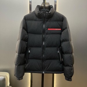 프라다 리네아 로사(Linea Rossa) 레드 로고 패딩 점퍼 (블랙)