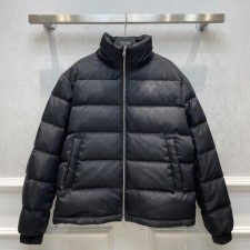 프라다 미디엄 웨이트 리나일론 다운 재킷