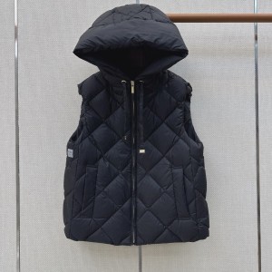 막스마라 더큐브 다이아몬드 퀼팅 후드 패딩 조끼 (네이비)