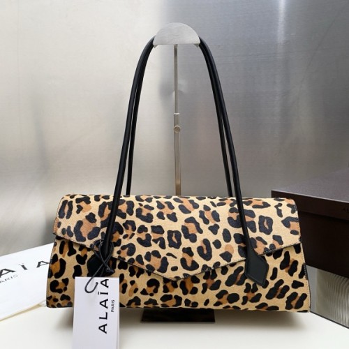 알라이아 르 테켈 플랩 가죽 트리밍 레오파드 숄더백 40×17×13cm