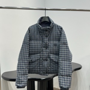미우미우 리버서블 플란넬 다운 재킷