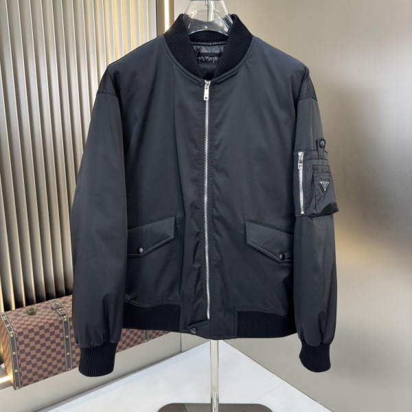 프라다 리나일론 봄버 자켓 블랙