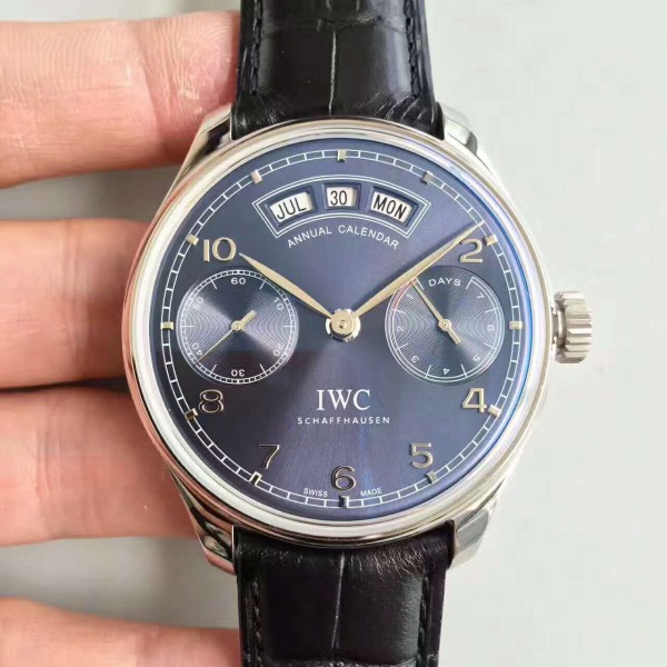 IWC 포르투기저 애뉴얼 캘린더
