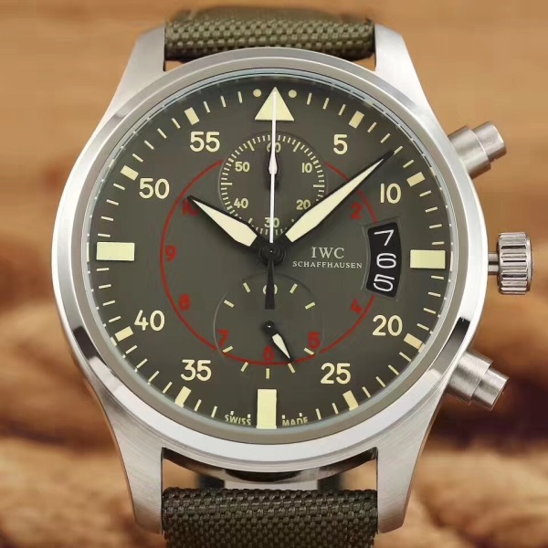 IWC 파일럿 크로노그래프 탑건 미라마