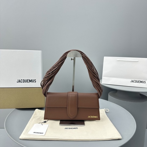 자크뮈스 르 밤비노 롱 피시우 브라운 레더 숄더백 26*14cm