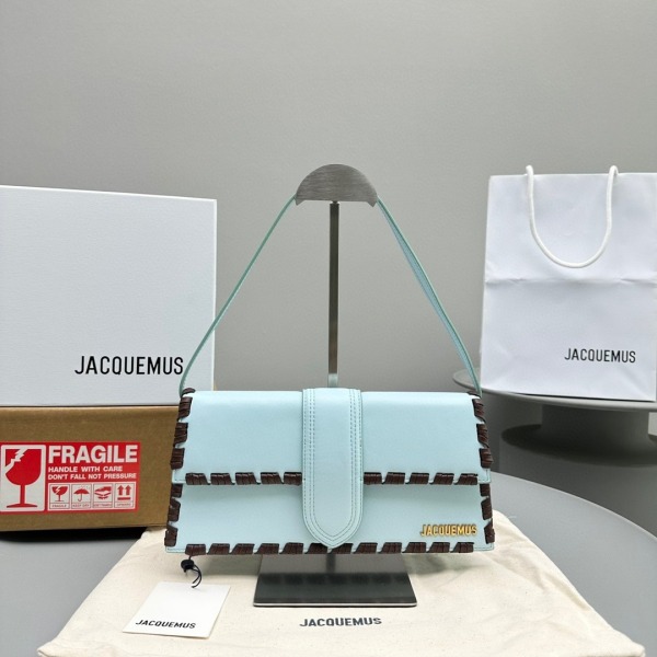 자크뮈스 르 밤비노 롱 라셋 플랩 백 라이트 블루 28*13.5*6cm
