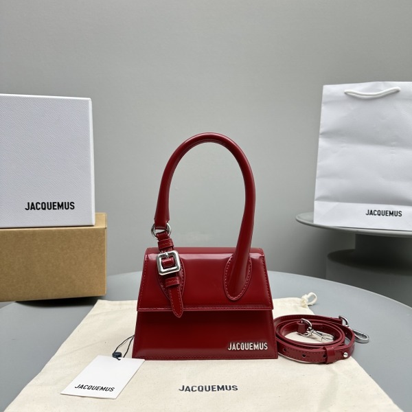  자크뮈스 르 치키토 모옌 부클 백 18*14*8.5cm