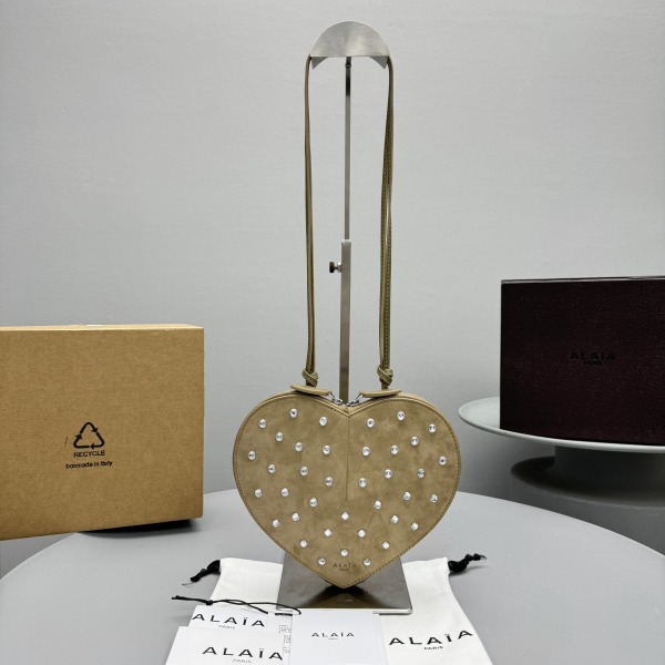 알라이아 르 쾨르 스트라스 스웨이드 백 21x17x5cm