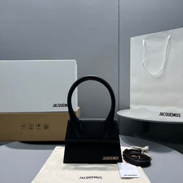 자크뮈스 르 치키토 레더 핸드백 18×15.5×8
