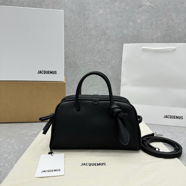 자크뮈스 르 프티 투리스모 백 26*12*16cm