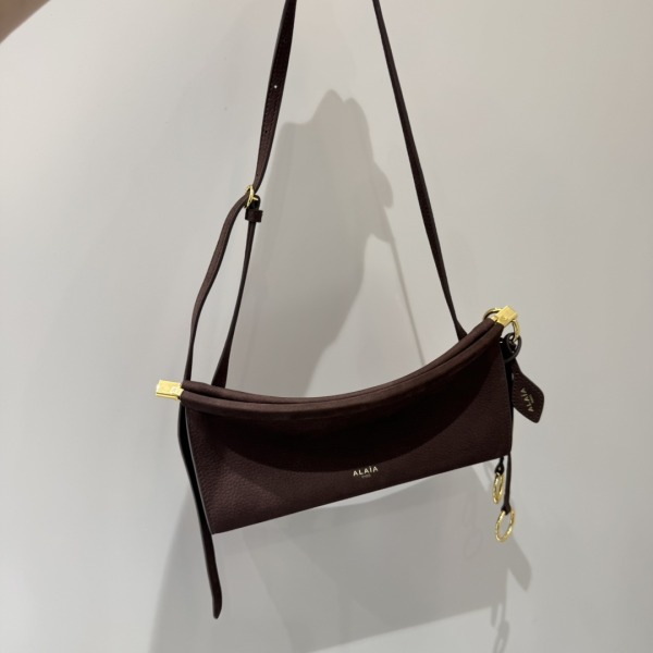  알라이아 르 클릭 이스트/웨스트 백 25×8×12cm