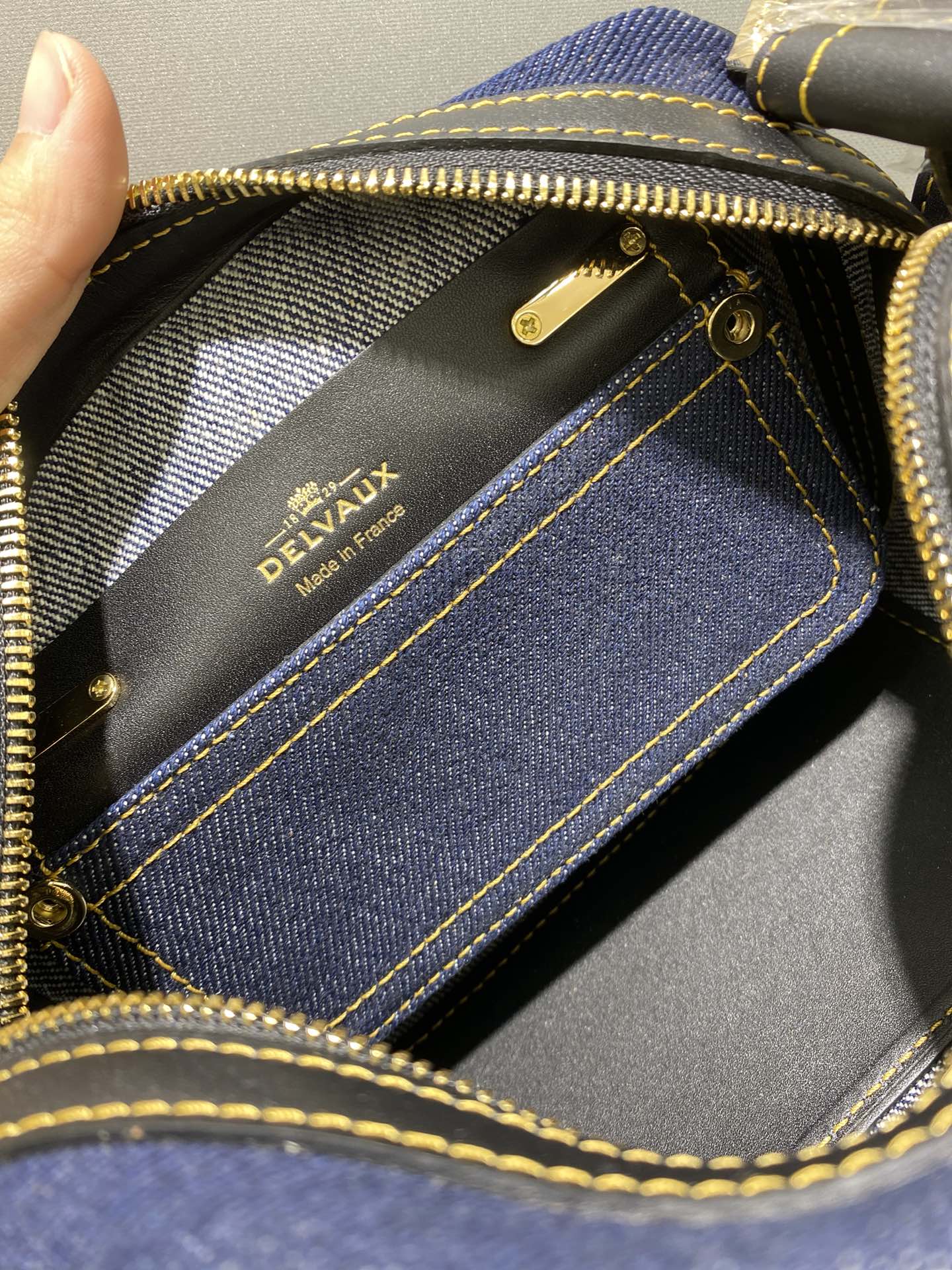 138646743_3.jpg 138646743_3.jpg