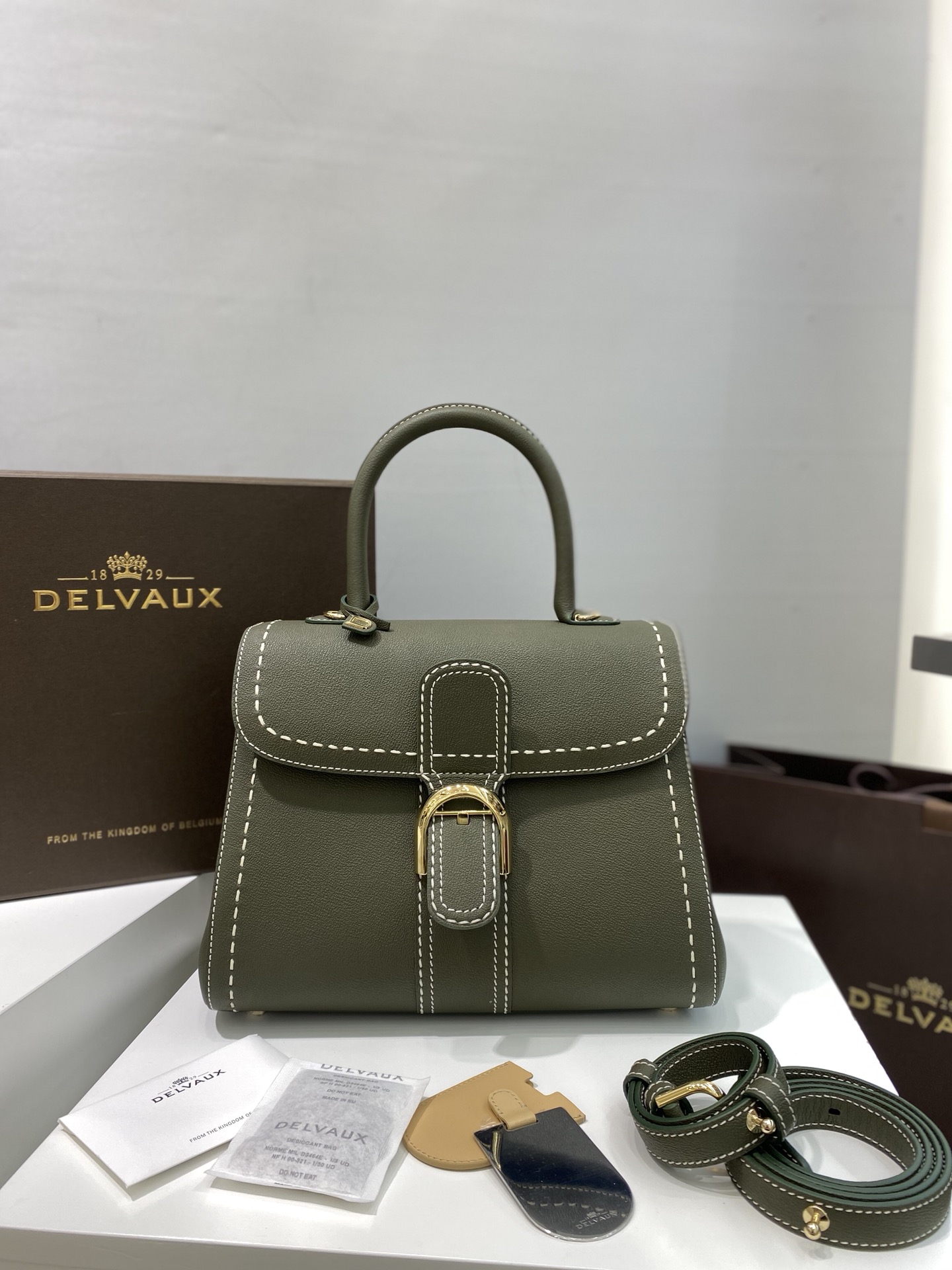 138717042_13.jpg 138717042_13.jpg